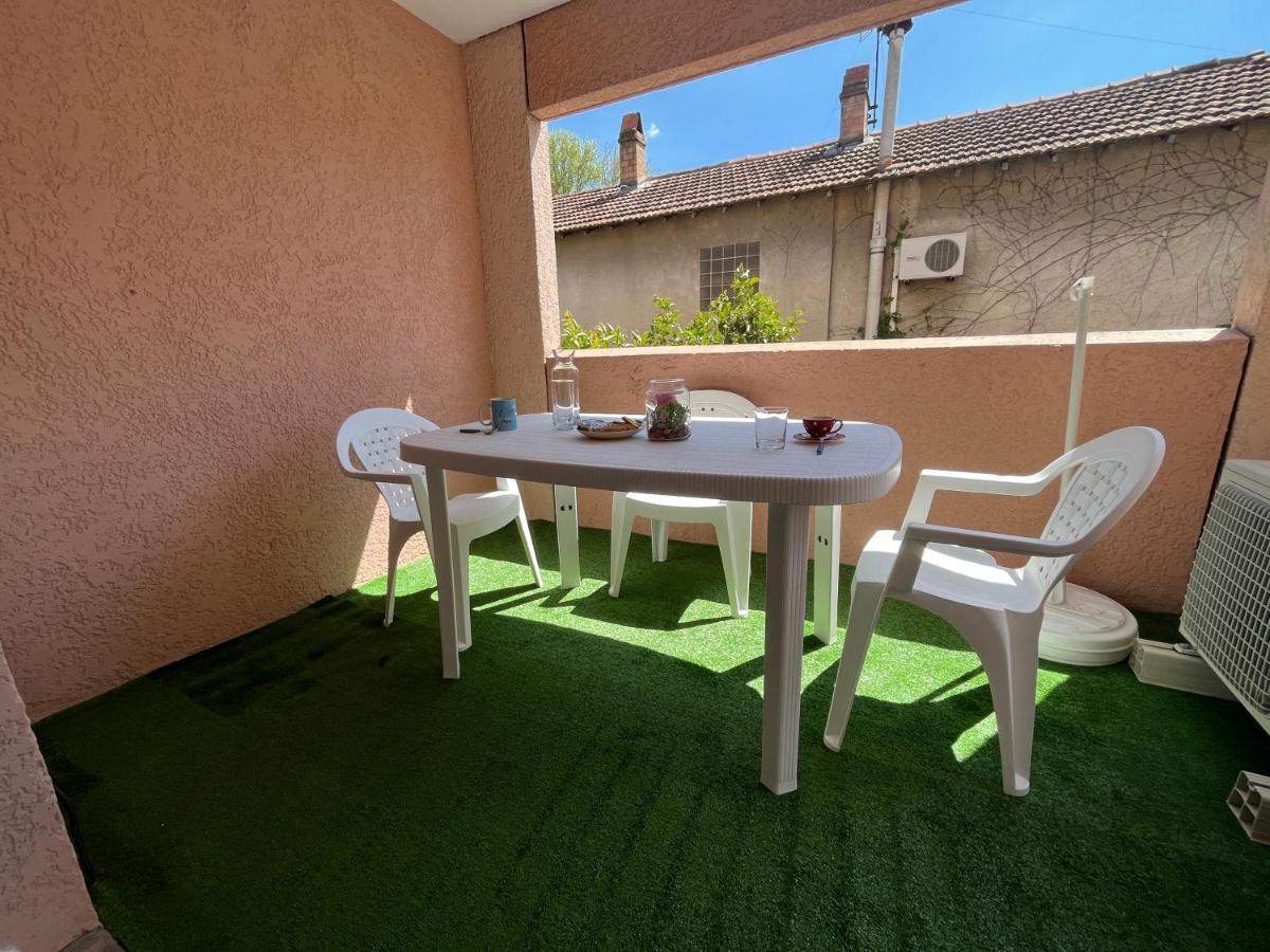 Logement Renove Avec Mobilier 2023 Lejlighed Avignon Eksteriør billede